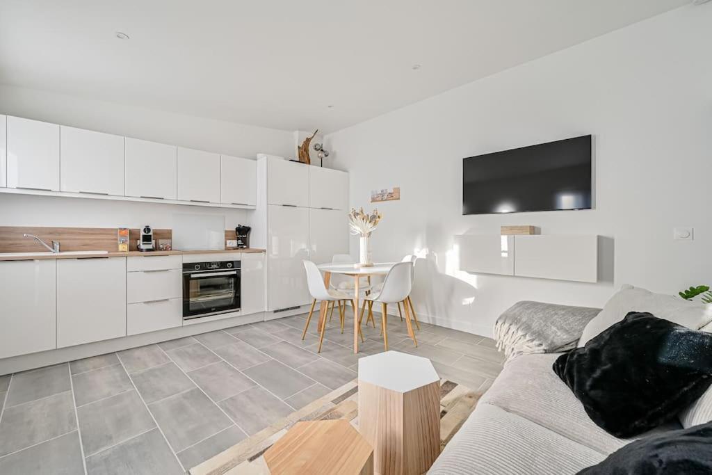 La Parenthese Apartment Claye-Souilly Exterior photo