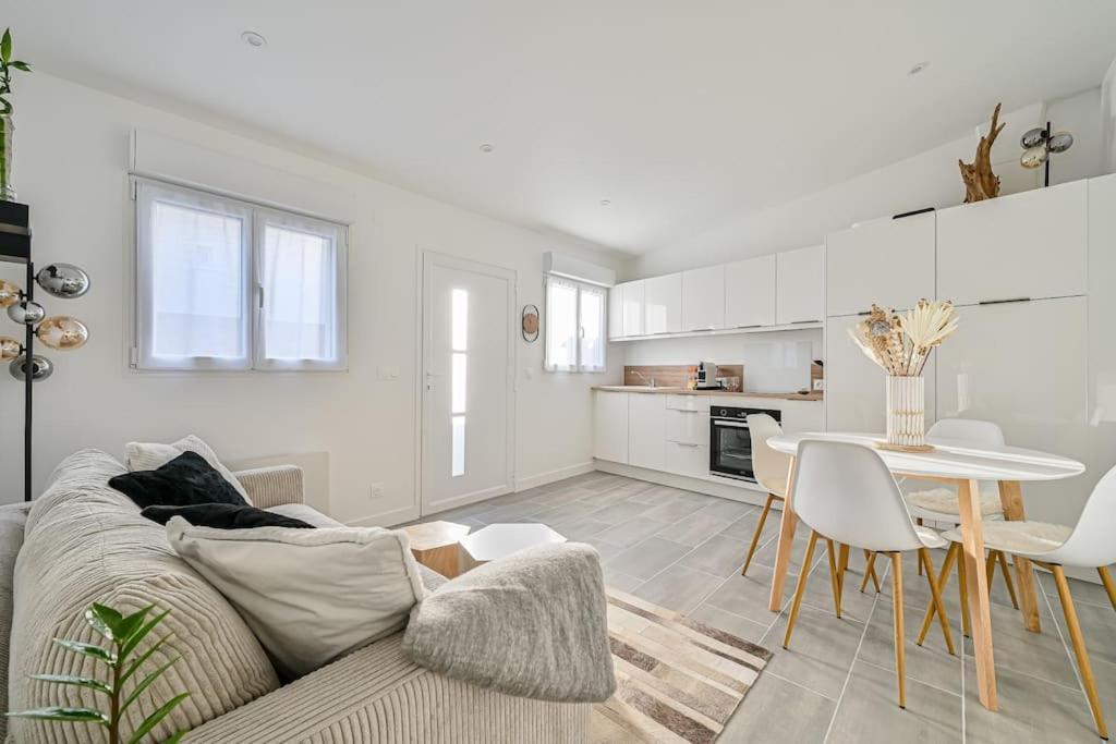 La Parenthese Apartment Claye-Souilly Exterior photo